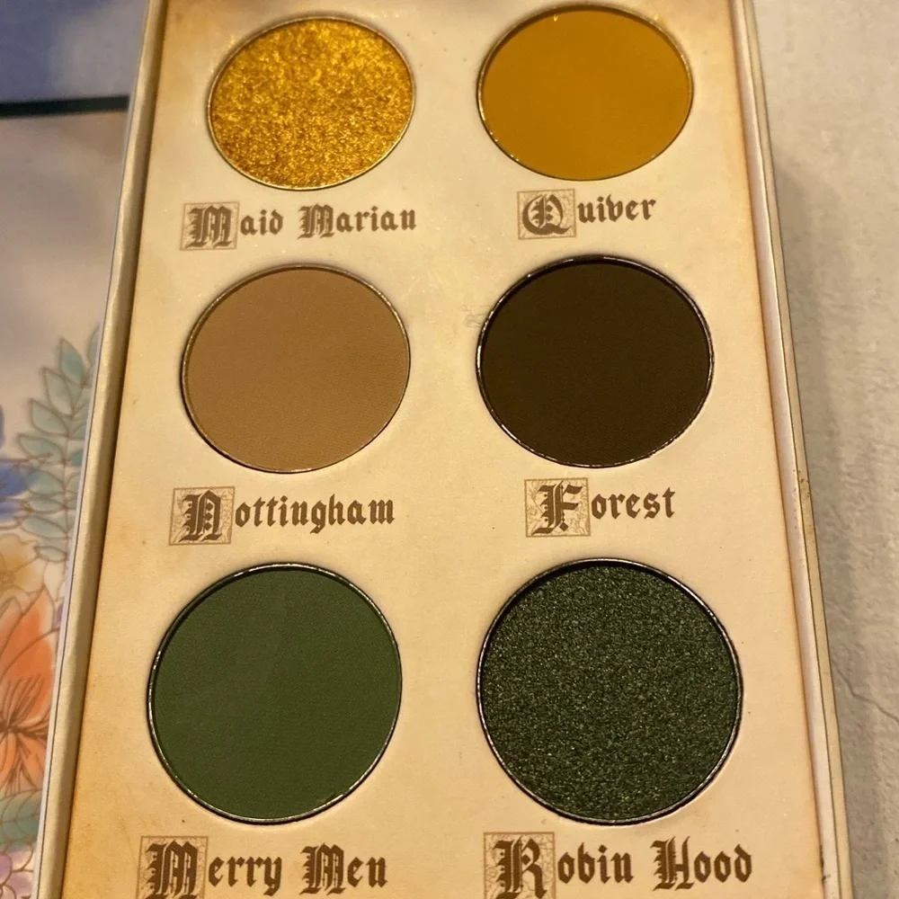 Storybook cosmetics Robinhood palette‎